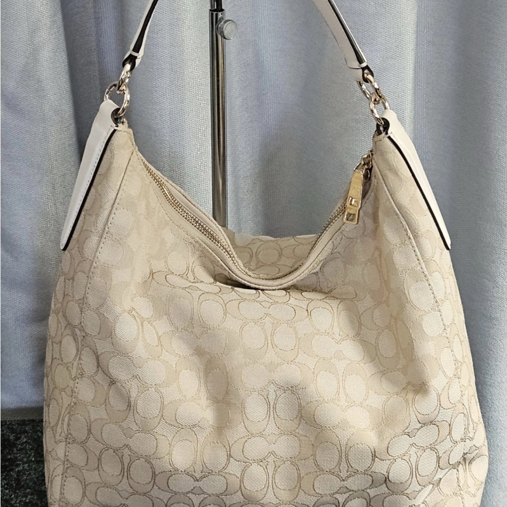 Coach Beige Signature Jacquard purse Hobo shoulder Bag - Picture 2 of 9